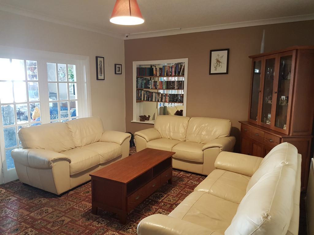 Sandown Manor Екстер'єр фото