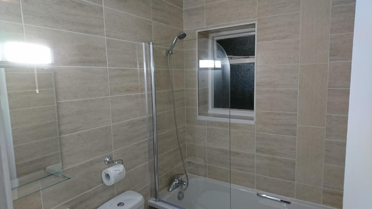 Sandown Manor Екстер'єр фото